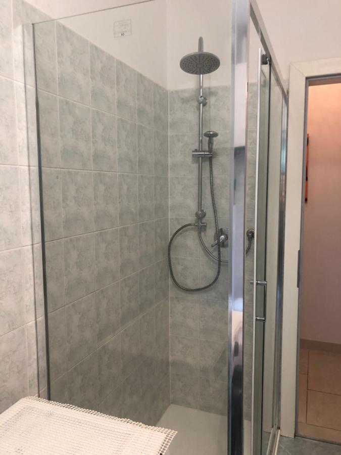 Guesthouse Gigli 2 - Free Tourist Card & Car Parking - No Trucks Bolzano Luaran gambar